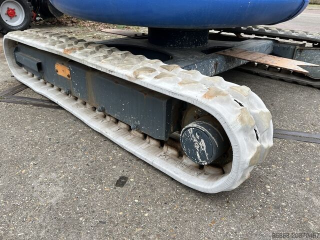 Gebruikte knikhoogwerker op rups Maeda NUL070 MAEDA NUL070