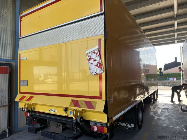 Vrachtwagen met bakwagen RENAULT MIDLUM 16.280