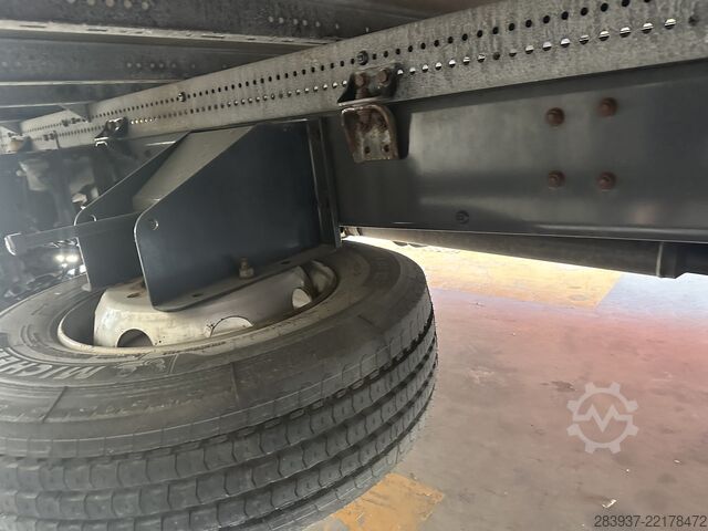 Vrachtwagen met bakwagen RENAULT MIDLUM 16.280