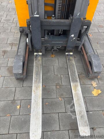 Reach trucks Jungheinrich ETV 216 992DZ