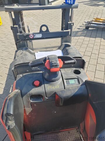 Paletové zakladače Linde L12 LHP SP
