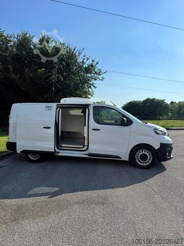 MINIVAN ISOLADO COM GRUPO FRIGORÍFICO TOYOTA PROACE LONG 2.0 DIESEL