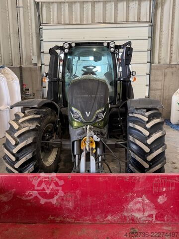 Traktor Valtra N155 Valtra N155