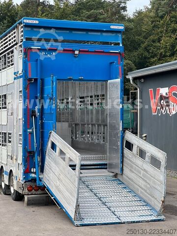 Rimorchio per trasporto cavalli PEZZIOLI RBA31 3.Stock Viehanhänger, Hubdach, Tränke