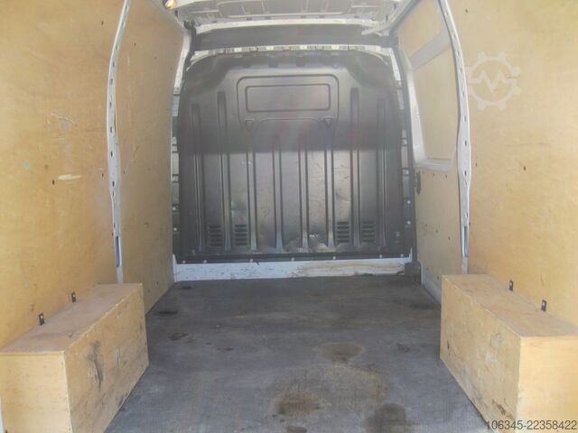 Højt tag varevogn Renault MASTER