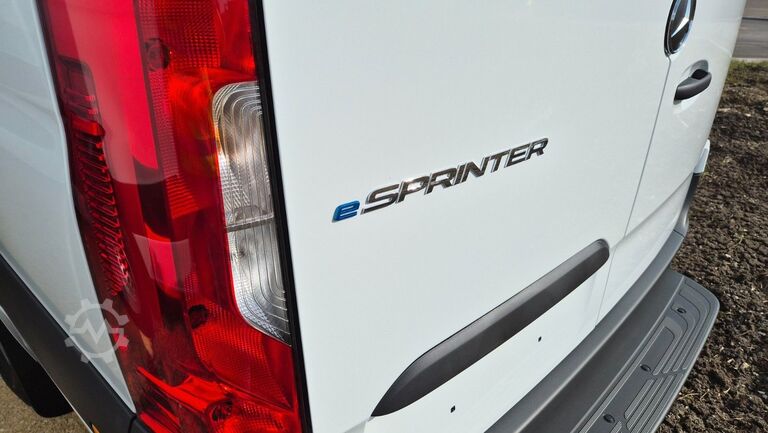 Microbuz MERCEDES-BENZ Sprinter 420 Elektro bis zu 19 Schlafsessel