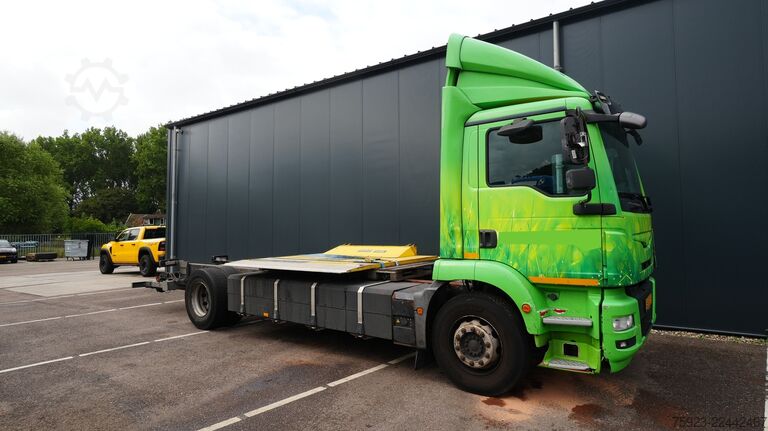 Chassis met cabine Emoss 1824 electric chassis truck 188.300km
