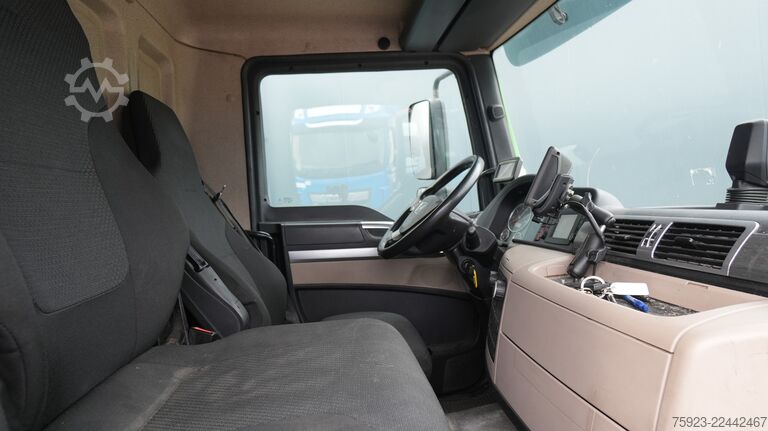 Chassis met cabine Emoss 1824 electric chassis truck 188.300km