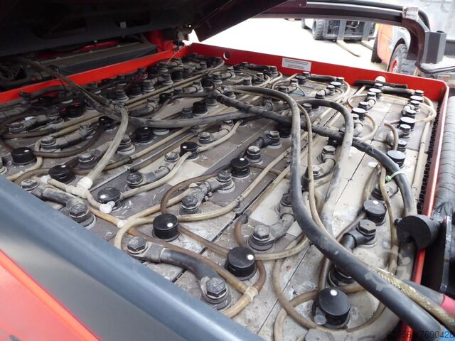 Empilhador eléctrico de 4 rodas Linde E40H-01/600