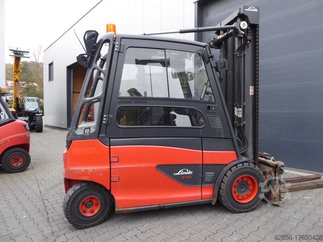 Empilhador eléctrico de 4 rodas Linde E40H-01/600