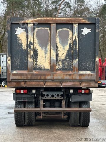 Billenő teherautó MERCEDES-BENZ Arocs 4148AK BB 8x8 Kipper 33m³ 3x Vorhanden