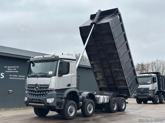 Billenő teherautó MERCEDES-BENZ Arocs 4148AK BB 8x8 Kipper 33m³ 3x Vorhanden