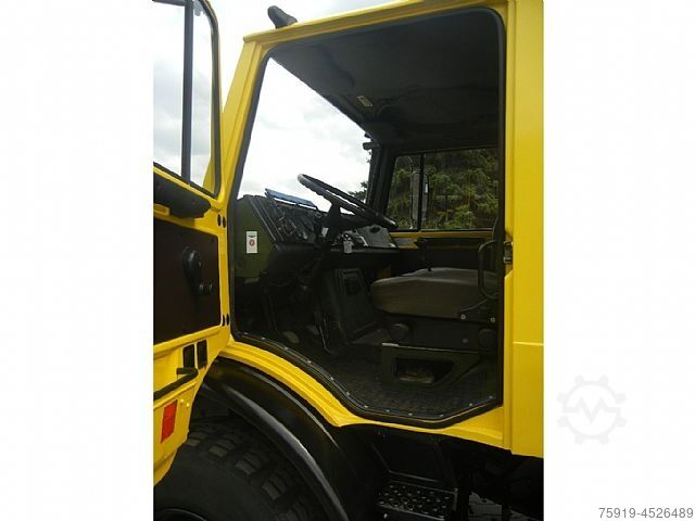 Overige Mercedes-Benz UNIMOG 1300L mit großem Kran + Funkfernsteuerung