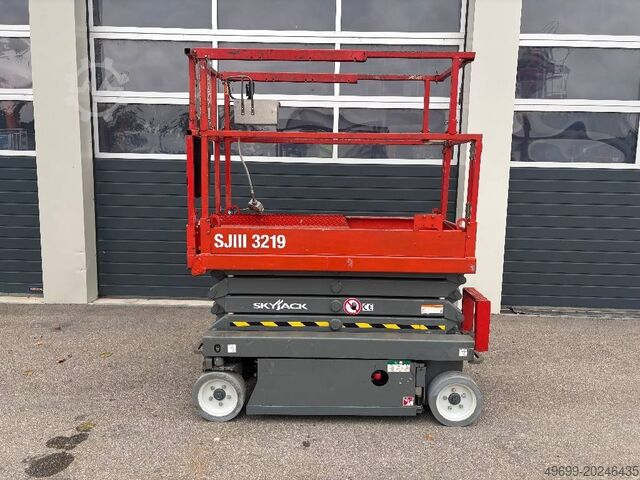 Scherenhebebühne SkyJack SJ 3219 7,80m Scherenarbeitsbühne