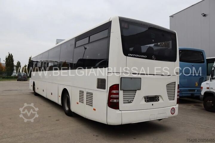Autobús interurbano Mercedes Intouro L