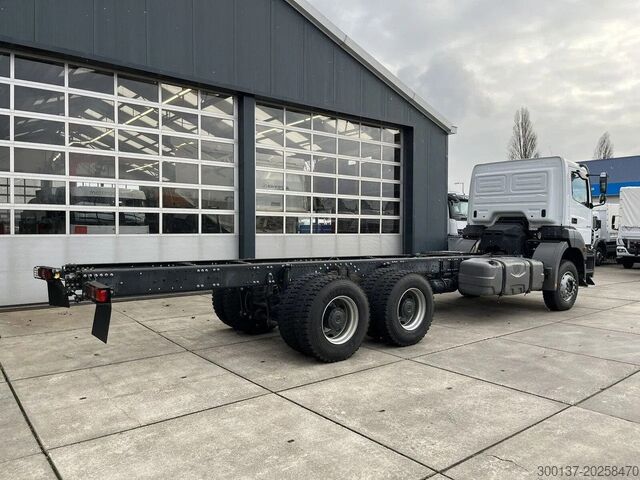 Kabinli şasi Mercedes-Benz Axor 3344 6x4 Chassis Cabin