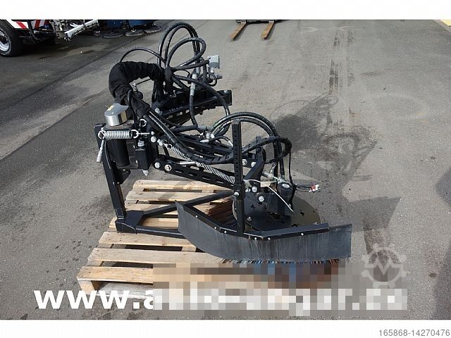 Wegwerker Schmidt 3. Besen Nilfisk JungoJet CityRanger 3500 Multigo