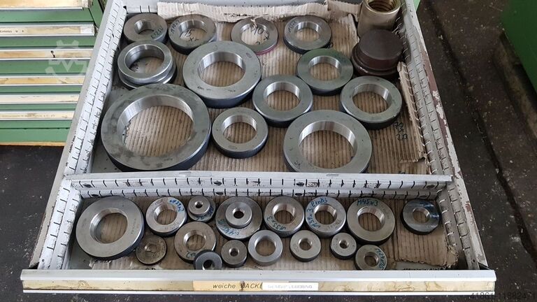 Rollager. Ladekast + inhoud HOFFMANN 9 Auszüge