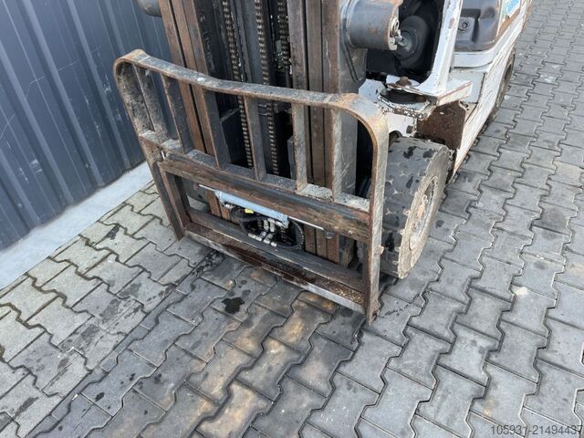 Diesel truckar UniCarriers Y1D1A15Q