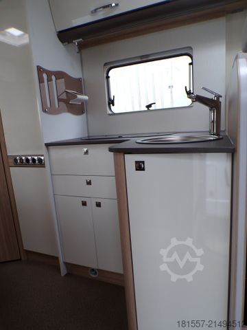 Félintegrált lakóautó BÜRSTNER Limited T 660 Tageszulassung / Winterpaket, Safe