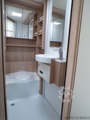 Félintegrált lakóautó BÜRSTNER Limited T 660 Tageszulassung / Winterpaket, Safe