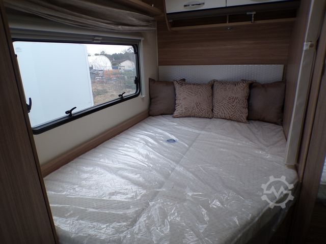 Félintegrált lakóautó BÜRSTNER Limited T 660 Tageszulassung / Winterpaket, Safe