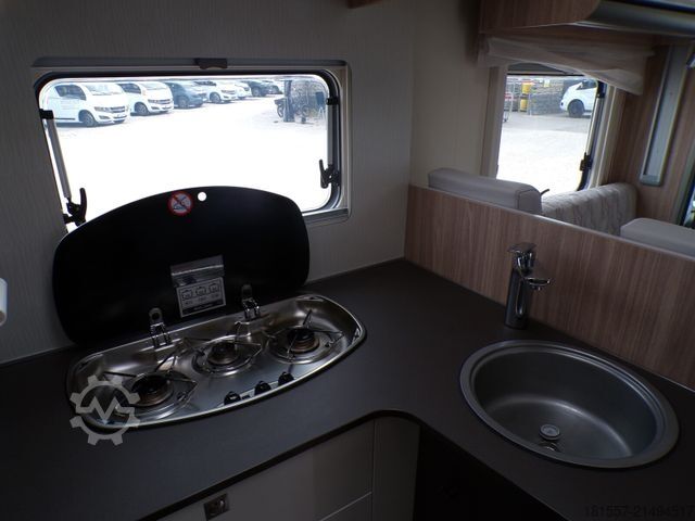 Félintegrált lakóautó BÜRSTNER Limited T 660 Automatik, Winterpaket, Hubbett