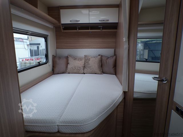 Félintegrált lakóautó BÜRSTNER Limited T 660 Automatik, Winterpaket, Hubbett