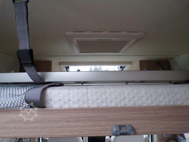 Félintegrált lakóautó BÜRSTNER Limited T 660 Automatik, Winterpaket, Hubbett