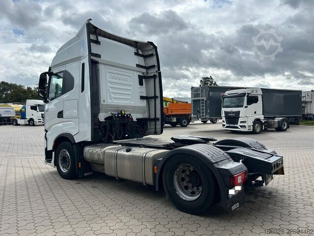 Standaard trekker IVECO S-WAY 490 NAVI 2 Tanks Sehr gepflegt