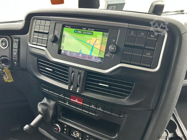 Standaard trekker IVECO S-WAY 490 NAVI 2 Tanks Sehr gepflegt