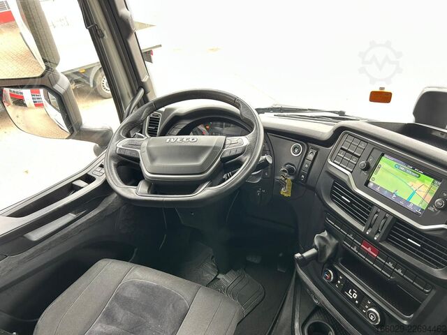 Standaard trekker IVECO S-WAY 490 NAVI 2 Tanks Sehr gepflegt