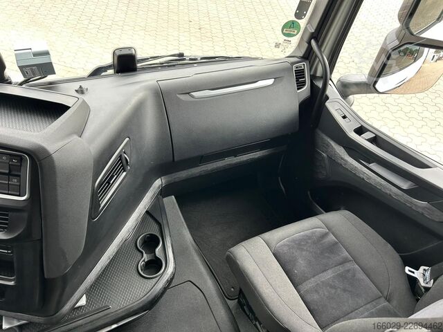 Standaard trekker IVECO S-WAY 490 NAVI 2 Tanks Sehr gepflegt
