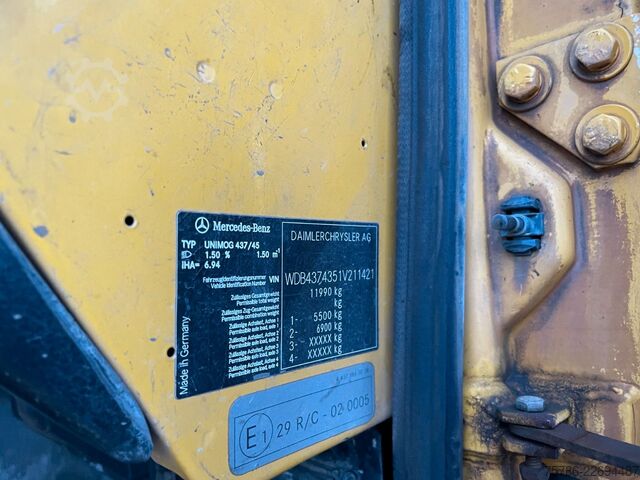 Lastbilsmonterad kran UNIMOG U 5000 Doka Pritsche/ PK 10.502 A/ AC/ AHK/ EU 3