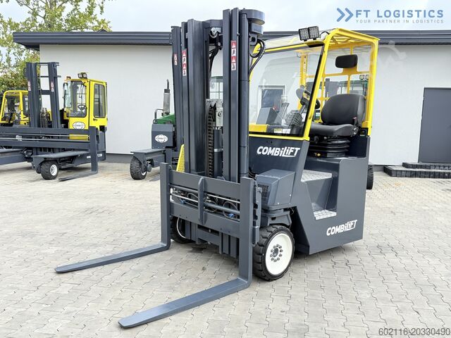 Čtyřsměrný vysokozdvižný vozík Combilift CB4000 TRIPLEX 5200 FREE-LIFT POSITIONER