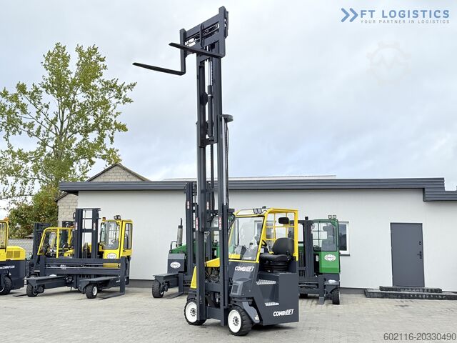 Čtyřsměrný vysokozdvižný vozík Combilift CB4000 TRIPLEX 5200 FREE-LIFT POSITIONER