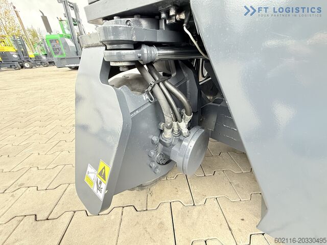 Čtyřsměrný vysokozdvižný vozík Combilift CB4000 TRIPLEX 5200 FREE-LIFT POSITIONER