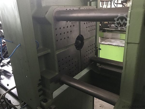 Injection molding machine Arburg 370C 600-100