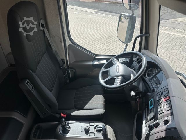 Kühlkoffer-LKW DAF LF 260 / Thermo King 1000 R Spectrum / LBW