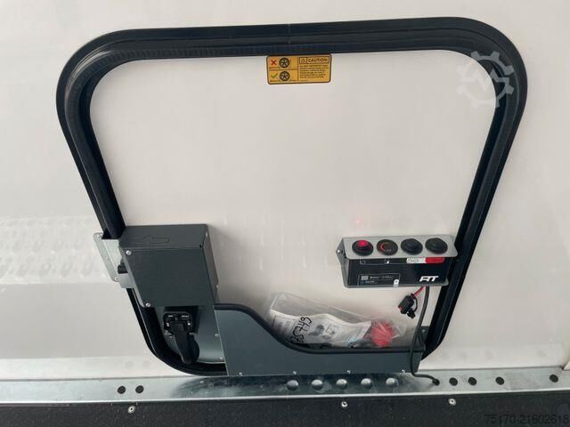 Dodávka na přepravu automobilů Brian James Race Transporter 7 / Länge: 6,16 m / 3.500 kg