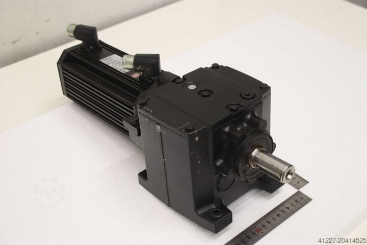 Servotandwielmotor 0,8 kW 49,7 tpm Lenze MCA 10140-RS0B0  G50BH121MVAR3C00