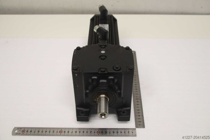 Servotandwielmotor 0,8 kW 49,7 tpm Lenze MCA 10140-RS0B0  G50BH121MVAR3C00