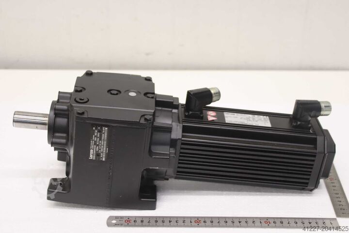Servotandwielmotor 0,8 kW 49,7 tpm Lenze MCA 10140-RS0B0  G50BH121MVAR3C00