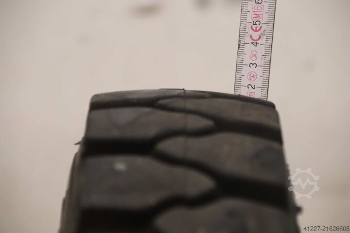 Neumáticos de caucho macizo Gumasol G.L.E  4.00-8