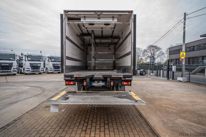 Refrigerated/freezer transport RENAULT MIDLUM 220 (16t) DXI+CARRIER MULTI+DHOLLANDIA