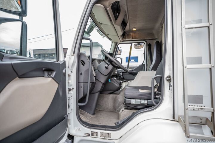 Refrigerated/freezer transport RENAULT MIDLUM 220 (16t) DXI+CARRIER MULTI+DHOLLANDIA