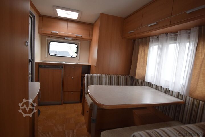 Caravan CARAVELAIR Antarex Luxe 400 mit Mover und Sackmarkise