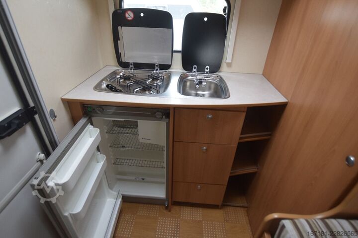 Caravan CARAVELAIR Antarex Luxe 400 mit Mover und Sackmarkise