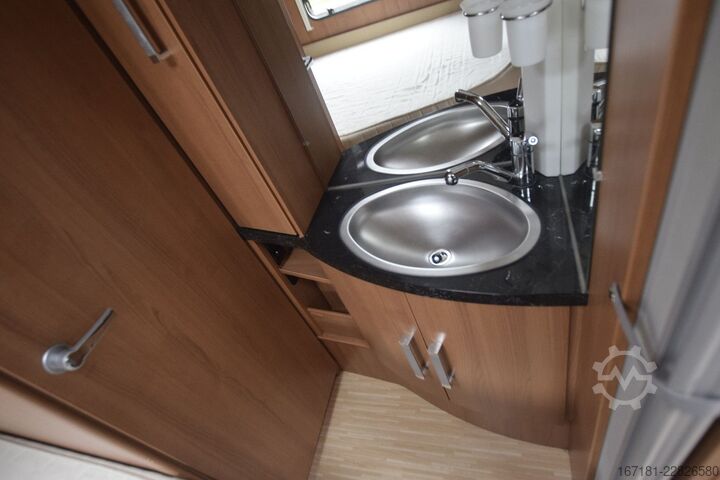 Caravan LMC Musica 470 D mit Mover und Markise