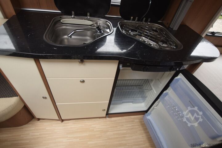 Caravan LMC Musica 470 D mit Mover und Markise